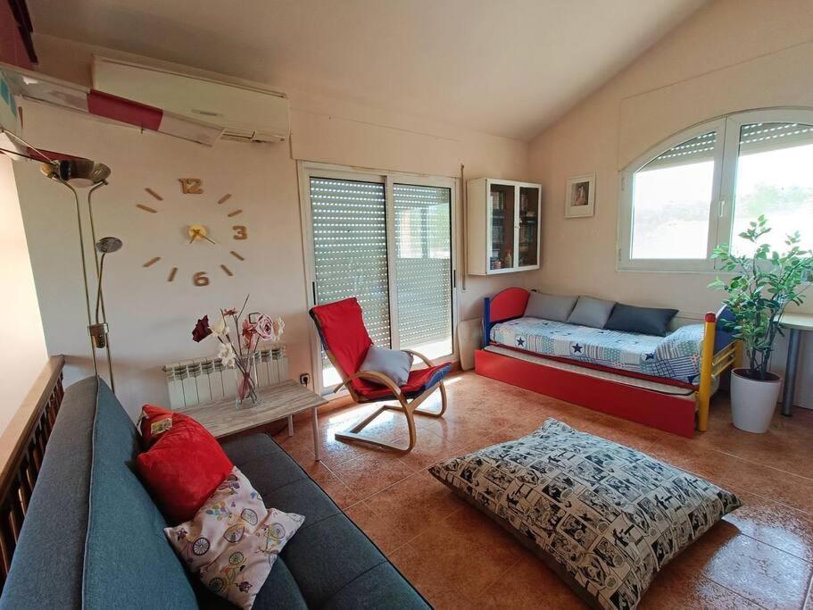 Casa Con Jardin Y Piscina Privada. Villa Santa Eulalia de Ronsaná Екстериор снимка