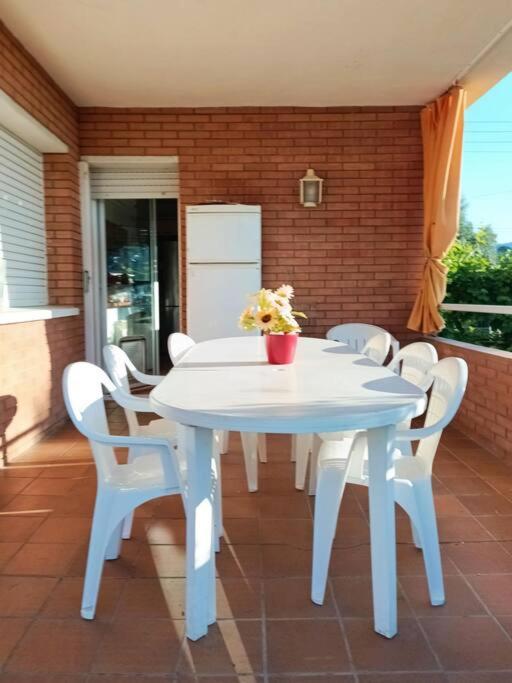 Casa Con Jardin Y Piscina Privada. Villa Santa Eulalia de Ronsaná Екстериор снимка