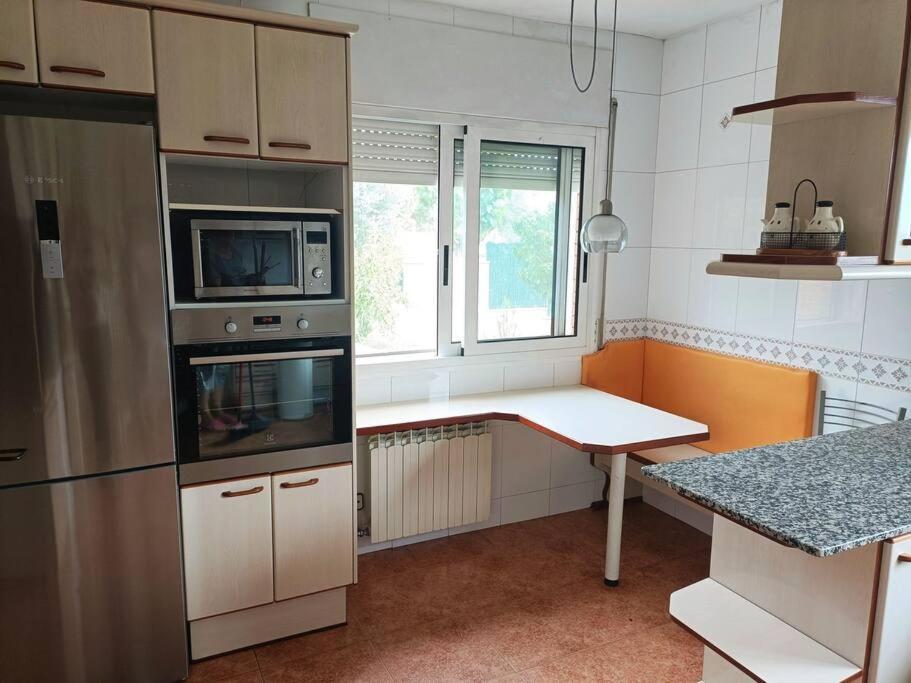 Casa Con Jardin Y Piscina Privada. Villa Santa Eulalia de Ronsaná Екстериор снимка
